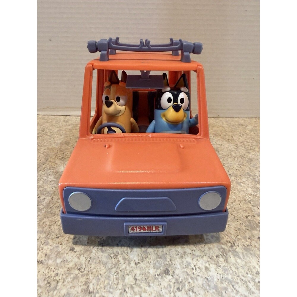 Bluey Heeler 4WD Family Vehicle – with Bandit & Bluey Figures